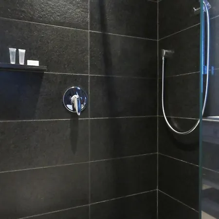 לינה וארוחת בוקר De Goede 13 4*